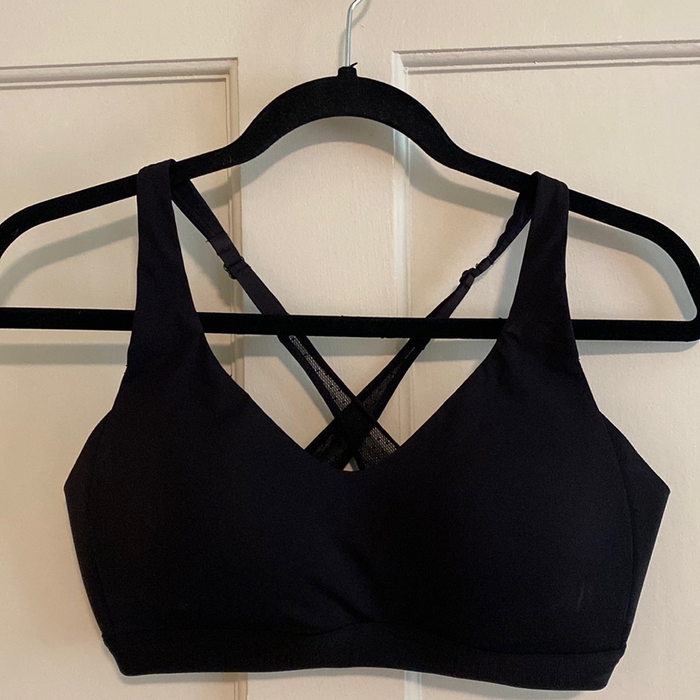 Lululemon black sports bra